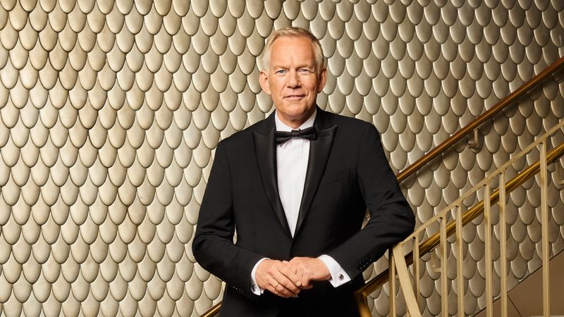 Noch etwas feierlicher wird es an Weihnachten, wenn Johannes B. Kerner den Bundespräsidenten trifft. Da kann man schon mal Fliege tragen.