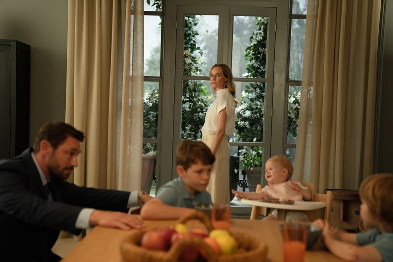 Nach außen hin scheint Jess (Diane Kruger) die perfekte Hausfrau zu sein. Doch was steckt dahinter? Die Drama-Serie "Little Disasters" startet am 11. Dezember bei Paramount+.