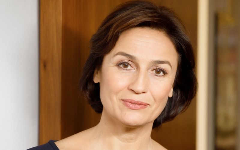 Sandra Maischberger ist Produzentin des außergewöhnlichen Dokumentarfilms "Riefenstahl" von Andres Veiel und hat die umstrittene Regisseurin, Künstlerin und Nazi-Muse noch selbst kurz vor ihrem Tod interviewt. "Riefenstahl" wurde gerade für einen Europäischen Filmpreis nominiert. Der Film läuft in der ARD Mediathek und im Ersten.