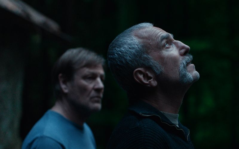 Ob höhere Mächte am Werk sind, fragen sich die Veteranen und Brüder Jem (Sean Bean, links) und Ray (Daniel Day-Lewis).