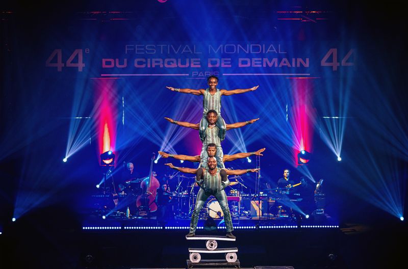 Die vier Akrobaten der Gruppe Hakuna Matata aus Tansania gewannen mit ihrer artistischen Nummer beim 44. Weltfestival Gold.