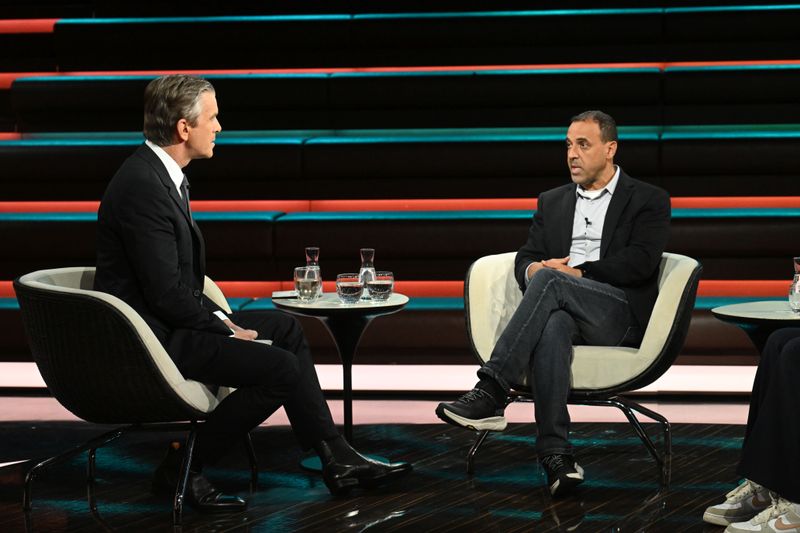 "Ich habe immer eine Wahl, wie ich auf Sachen reagiere", betont Eli Sharabi.