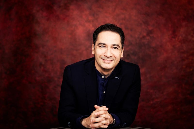 
Der kolumbianische Dirigent Andrés Orozco-Estrada übernimmt die musikalische Leitung des Silvesterkonzerts in der Dresdner Semperoper.