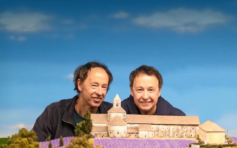 "Hier arbeiten nur Verrückte": Gerrit Braun (links) und sein Bruder Frederik sind die kreativen Köpfe hinter dem berühmten Miniatur Wunderland in Hamburg.