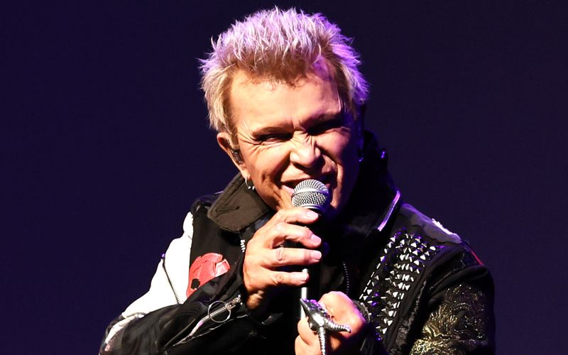 Er ist immer noch mit seinen Hits unterwegs: Billy Idol, der am 30. November seinen 70. Geburtstag feiert, zählte zu den populärsten Musikstars der 1980er-Jahre. Nicht nur der "Rebel Yell"-Sänger, auch viele weitere Kult-Acts, von denen Sie vielleicht dachten, sie wären längst in der Versenkung verschwunden, sind bis heute aktiv ... 