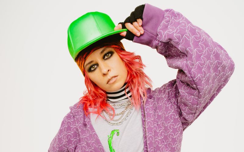 Führte zuletzt viele junge Hörerinnen und Hörer an Punk und NDW heran: Paula Carolina hat nach dem Durchbruch mit "Extra" das neue Album "Wild" angekündigt.