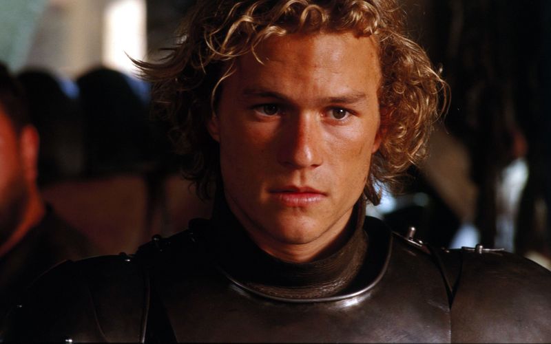 Mit "Ritter der Leidenschaft" (Dienstag, 2. Dezember, 20.15 Uhr, Kabel Eins) schaffte Heath Ledger 2001 seinen endgültigen Durchbruch. Nur sieben Jahre später starb der Schauspieler mit nur 28 Jahren. In der Galerie erinnern wir an ihn und weitere Stars, die viel zu früh aus dem Leben geschieden sind.
