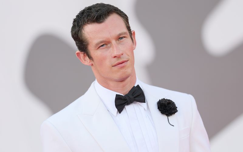 Seit der Übernahme der kreativen Kontrolle über "James Bond" durch Amazon sind die Karten bei der Agenten-Reihe neu gemischt. Die Frage aller Fragen bleibt damit aber virulent: Wer wird nach Daniel Craig der nächste Bond-Darsteller? Neuester Favorit ist nun angeblich "Phantastische Tierwesen"-Darsteller Callum Turner. Oder wird es doch jemand anderes? Denn die Konkurrenz ist nicht nur groß, sie schläft auch nicht.  