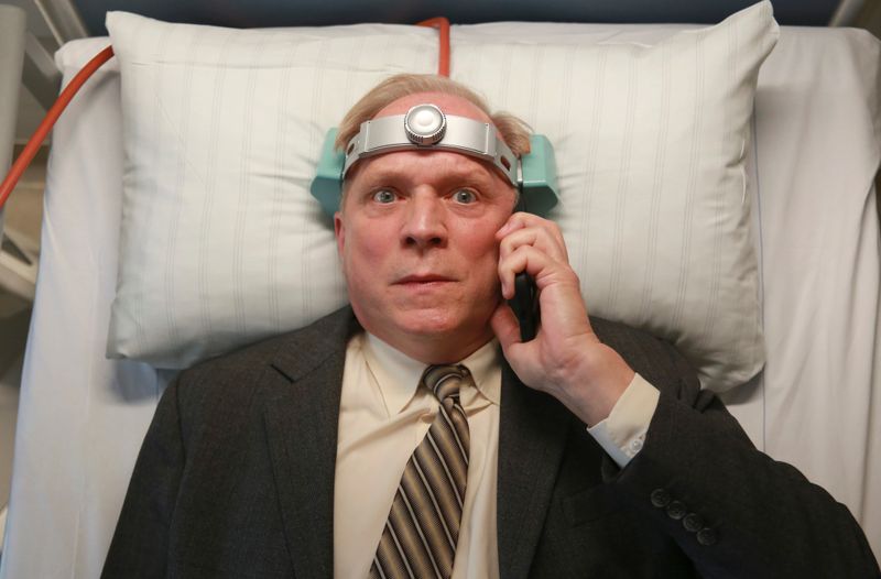 Felix Murot (Ulrich Tukur) verbindet in seinem 14. Fall zwei der beliebtesten Themen seiner etwas anderen Krimireihe miteinander: Traumwelten und verrückte Maschinen. Um ein vermisstes Kind zu finden, wird das Unterbewusstsein des Kommissars mit der einzigen Person zusammengeschaltet, die den Aufenthaltsort des Fünfjährigen kennt. 