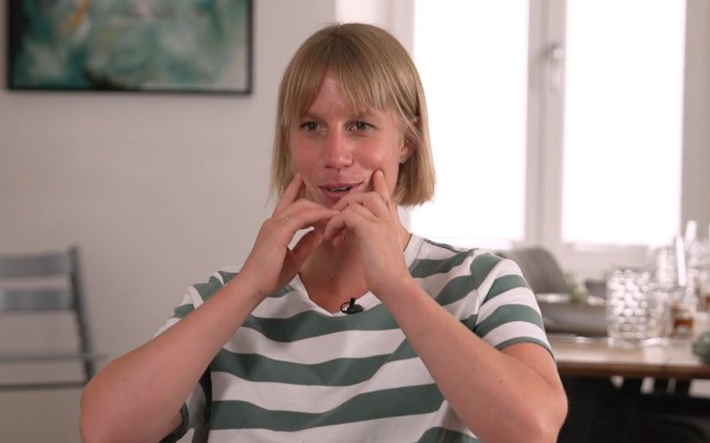 Lena (36) aus Memmingen ist ein fröhlicher Mensch: "Manchmal hab ich richtig Muskelkater vom Lachen!"