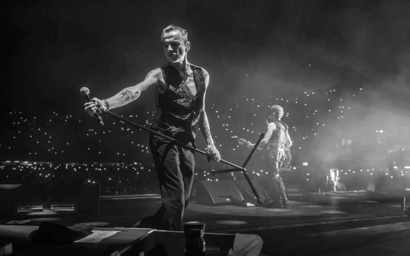 Depeche Mode spielten 2023 drei ausverkaufte Konzerte in Mexiko-Stadt - ein Erlebnis, das in einem eigenen Film festgehalten wurde.