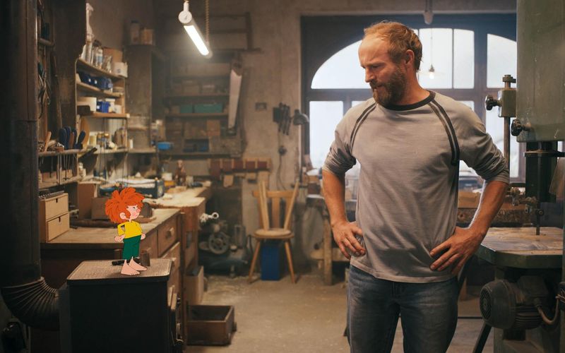 Als Schreiner Florian Eder kümmert sich Schauspieler Florian Brückner weiterhin um den Pumuckl. 