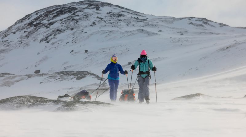 Für die Bergfreundinnen Katharina Kestler, Antonia Schlosser und Lisa Bartelmus geht es in der neuen Video-Doku "Bergfreundinnen - Expedition Skandinavien" in den hohen Norden. 