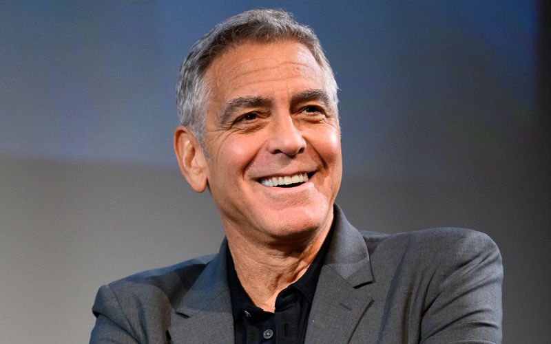 Hollywoodstar George Clooney hat bei "Jimmy Kimmel Live!" von seiner ersten Filmrolle erzählt. 