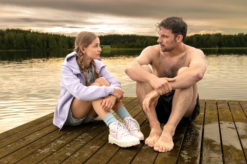 Paul (Ferdinand Seebacher) macht mit seiner Tochter Lotta (Lillemor Leistenschneider) Urlaub in Lansing. Noch ahnt er nicht, dass Lotta einem schwerwiegenden Familiengeheimnis auf die Spur kommen wird.