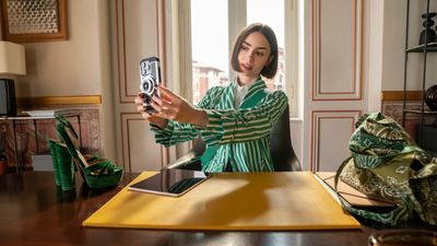 Bild zu Artikel "Emily In Paris", Staffel fünf