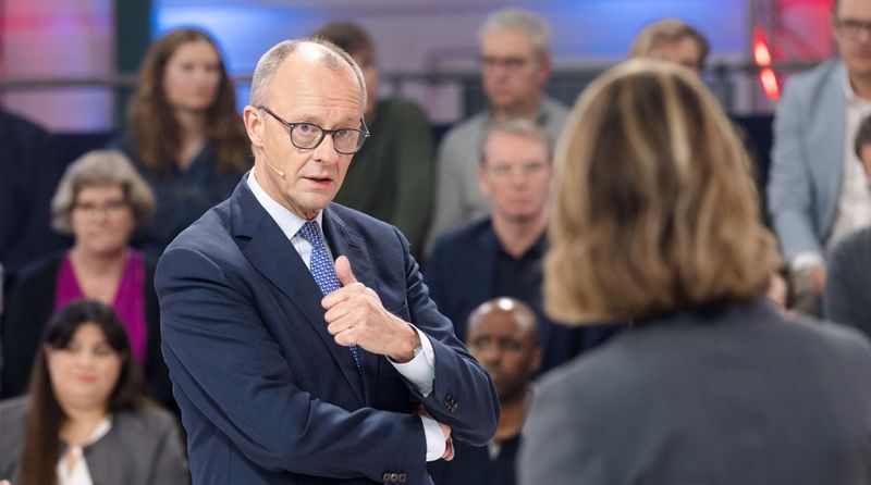 "Ich gebe zu, ich bin nicht zufrieden mit dem, was wir erreicht haben", sagte Bundeskanzler Friedrich Merz in der ARD-"Arena".