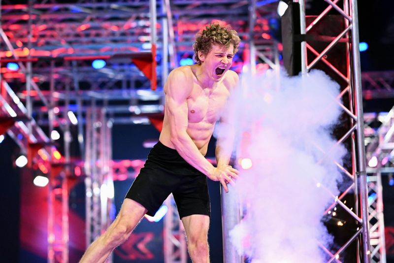 Philipp Göthert ist der neue Last Man Standing von "Ninja Warrior Germany" (RTL). Im Foto: Der 24-Jährige buzzert nach einer fantastischen Leistung in Stage 3 und qualifiziert sich für den Mount Midoriyama.