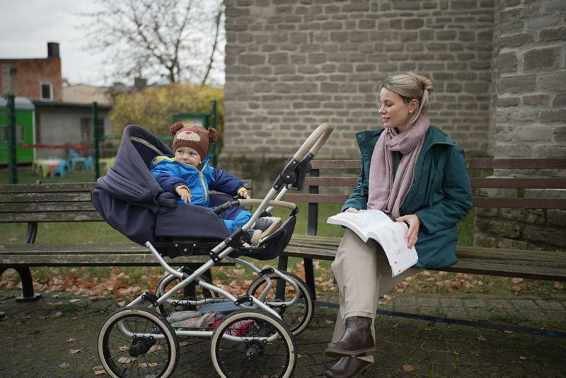 Carolin studiert Medizin. Aktuell ist sie finanziell von ihrem Ehemann abhängig, doch das möchte die zweifache Mutter ändern.