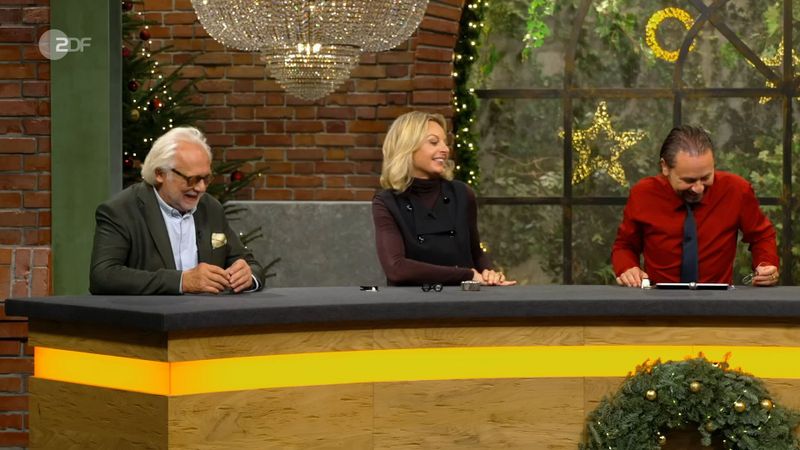 Ups, dieser Versprecher hätte die "Bares für Rares"-Händlerin Susanne Steiger teuer zu stehen kommen können. Denn im Eifer des Gefechts hängte sie bei der Verhandlung ein paar Nullen zu viel an ihr Gebot ...
