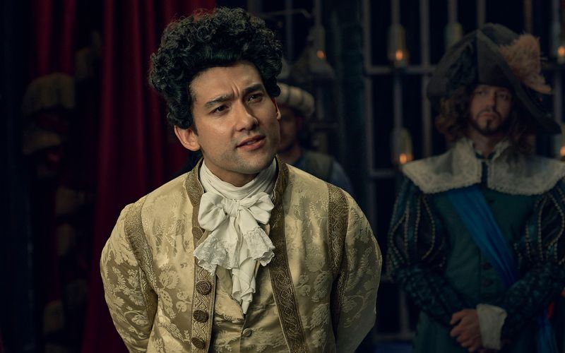 Mehr als 40 Jahre nach Tom Hulce gibt nun Will Sharpe in der britischen Serie "Amadeus" Wolfgang Amadeus Mozart. Es ist die Serienneuauflage des Theaterstückes und achtfachen Oscar-Gewinners "Amadeus" vom britischen Dramatiker Peter Shaffer. Fünf Folgen laufen bei Sky und WOW.