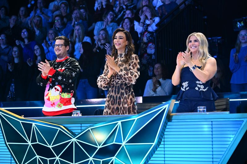 Nicht nur die Ratecrew mit Chris Tall und Verona Pooth (Mitte) sowie Gaststar Beatrice Egli war von den Leistungen der vier Finalisten begeistert.