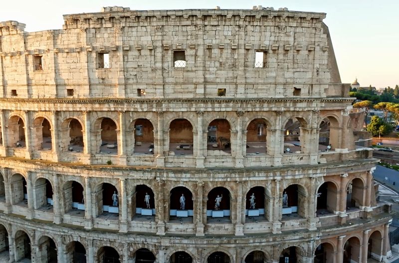Das Kolosseum ist das größte je errichtete Amphitheater im antiken Rom. Warum wurde es gebaut?