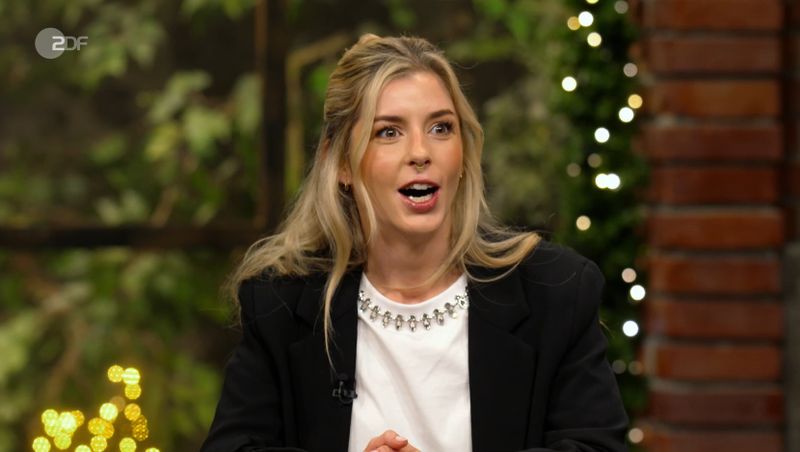 Da blieb nicht nur Händlerin Liza Kielon wortwörtlich der Mund offen stehen: Ein "Flohmarkt-Fehler" hatte in "Bares für Rares" wahrhaft teure Folgen.