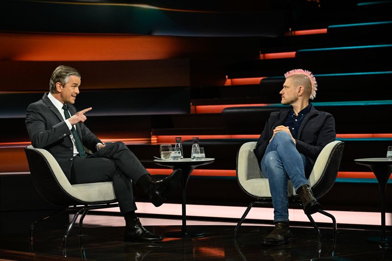 Im Gespräch mit Markus Lanz erläuterte Sascha Lobo, warum Deutschland den Anschluss in der KI-Entwicklung nicht verpassen dürfe.