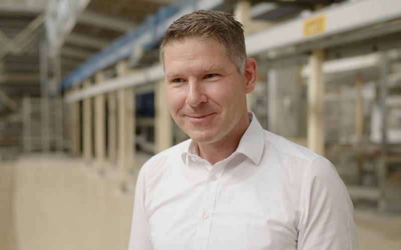 Daniel Jeschonowski vom Porzellan-Produzenten Kahla macht sich Sorgen um die Zukunft seines Traditionsunternehmens.