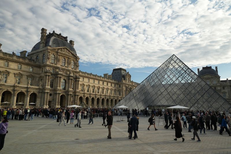 Das Louvre ist das größte Museum der Welt. Doch seit Oktober fehlt eine der größten Attraktionen: die französischen Kronjuwelen.