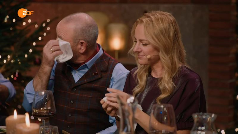 Für Annika Raßbach ist es das erste "Bares für Rares"-Weihnachtsfest. Beim Rückblick auf ihre Anfänge als Expertin kommen auch Horst Lichter die Tränen.