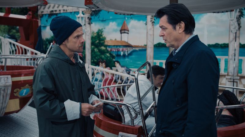 Micha Oberländer (Matthias Koeberlin, links) und  Thomas Komlatschek (Hary Prinz) rätseln über die Identität der Toten. 