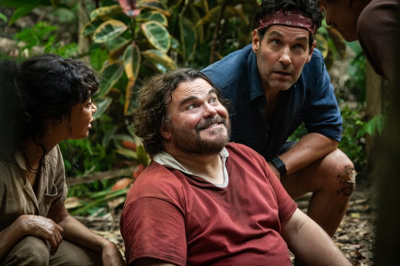 Im Amazonasdschungel wollen Doug (Jack Black, Mitte links) und Griff (Paul Rudd, Mitte rechts) ihren absoluten Lieblingsfilm "Anaconda" nachdrehen. Mit dabei ist auch ihre Freundin Claire (Thandiwe Newton, links).