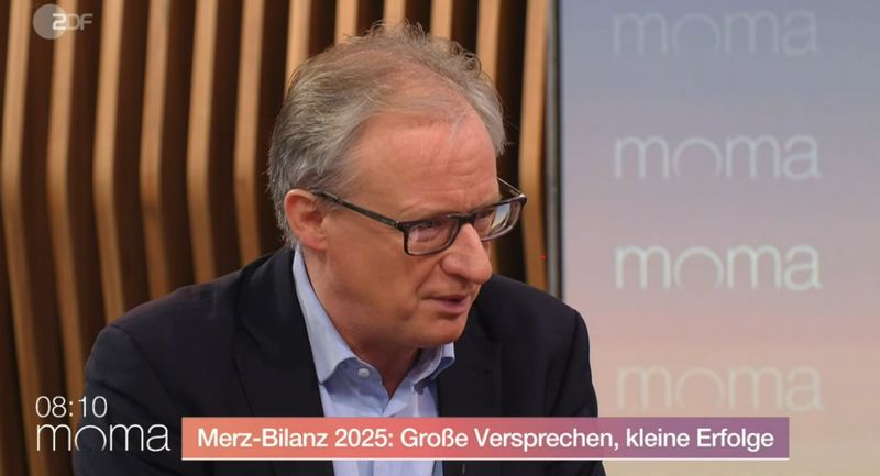 "Mit dem Herbst kommen ganz schwierige SItuationen auf dieses Land zu", blickte Albrecht von Lucke mit Unbehagen auf das kommende Jahr.