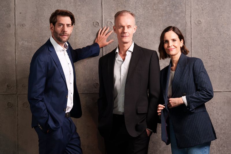 Bereiten sich mit langem Anlauf auf die Jubiläumssendung vor (von links): Claus von Wagner, Max Uthoff und Maike Kühl.