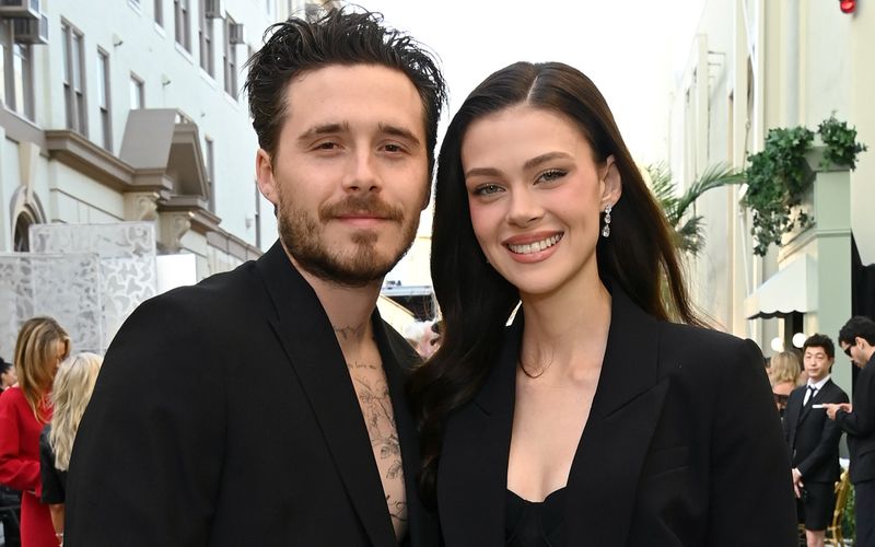 Das Verhältnis von Brooklyn Peltz Beckham und Nicola Peltz Beckham zu Brooklyns Eltern gilt seit ihrer Hochzeit als angespannt.