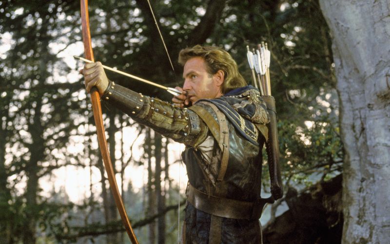 Kevin Costner gehört zu den größten Stars Hollywoods. Mit "Robin Hood - König der Diebe" (Bild, zu sehen am Donnerstag, 25. Dezember, 20.10 Uhr bei 3sat) drehte er einen der schönsten Filme überhaupt. In seinem Werk findet sich aber auch manch Dutzendware. Wir blicken auf die besten und schlechtesten Werke des Hollywood-Stars.