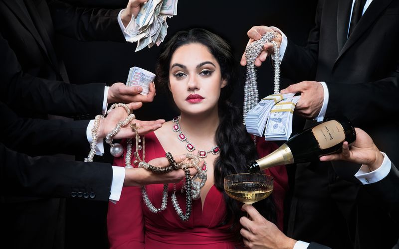 Ruja Ignatova (Nilam Farooq), oft als Krypto-Queen bezeichnet, verschwand 2017 spurlos und steht heute auf der Fahndungsliste des FBI. 