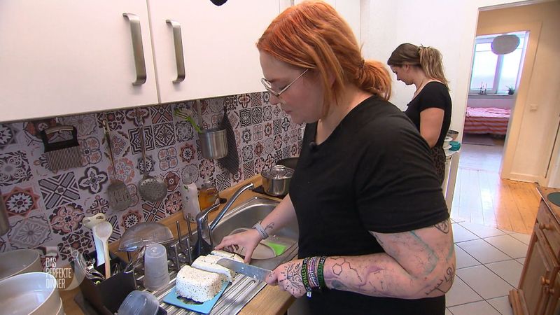 Für "Das perfekte Dinner" macht Kira den Halloumi natürlich selbst.
