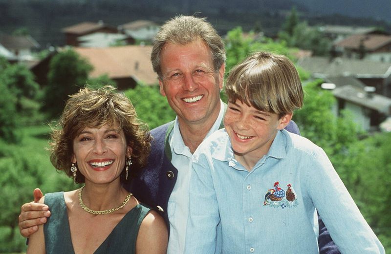 Seine bekannteste Rolle: In "Der Bergdoktor" spielte Gerhart Lippert (Mitte, mit Anita Zagaria und Manuel Guggenberger) den Arzt Dr. Thomas Burgner.