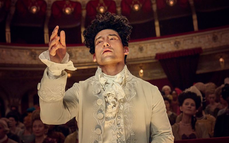 Talent als enorme Last: Will Sharpe spielt Mozart in der Sky-Serie "Amadeus".