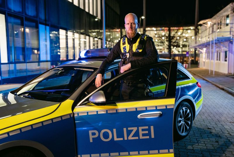 Die Doku-Reihe begleitet Hamburger Polizisten bei ihren Einsätzen jenseits der üblichen Bürozeiten.