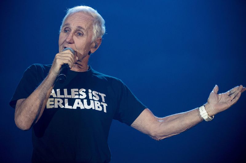 Feierte 2019 "1000 Jahre EAV Live - Der Abschied" und nun die Ankunft seines nächsten Kindes: Klaus Eberhartinger von der Ersten Allgemeinen Verunsicherung. 