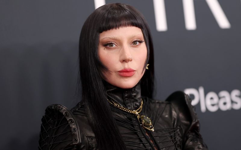 Natürlich ist Lady Gagas bürgerlicher Name nicht Lady Gaga, sondern Stefani Joanne Angelina Germanotta. Wie aber ist die US-amerikanische Musikerin mit italienischen Wurzeln zu dem Künstlernamen gekommen? Und warum heißen andere Stars so, wie sie heißen: Elton John etwa, oder Snoop Dogg? Die Galerie weiß die Antworten. 