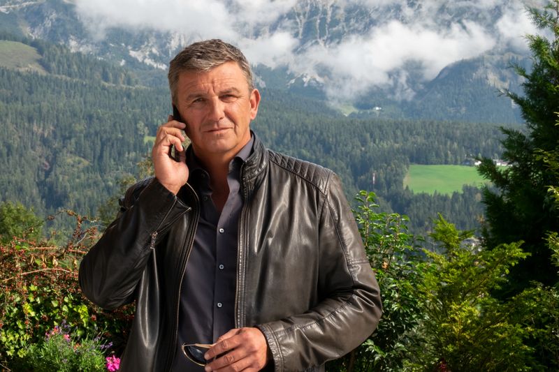 Hans Sigl hat im Podcast "SWR1 Leute" verraten, wie er sich seinen Ausstieg beim "Bergdoktor" vorstellt.