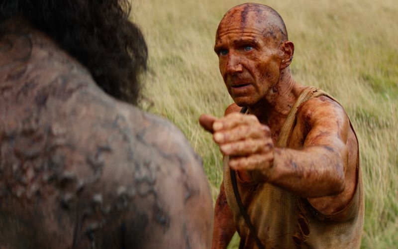 Horrorfilm, Komödie, konsumkritische Metapher - und sogar Liebesdrama: Der Zombiefilm hat viele (untote) Gesichter, wie unsere Galerie anlässlich des Kinostarts von "28 Years Later: The Bone Temple" (Bild) beweist. 