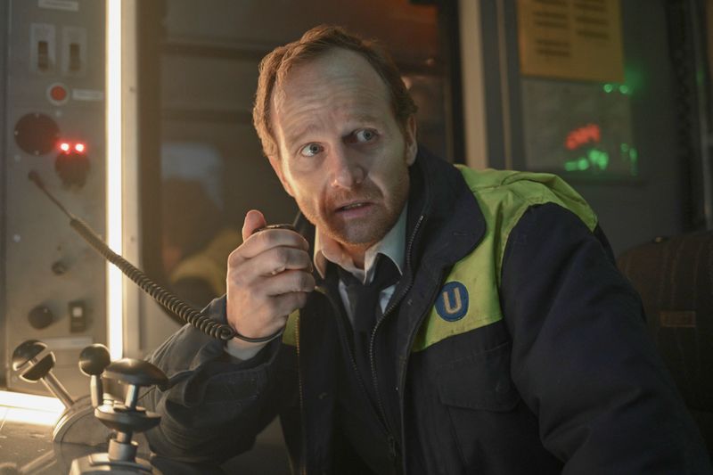 U-Bahn-Fahrer Otto (Christian Näthe) hatte sich seine Schichte in der U5 etwas weniger aufregend vorgestellt.