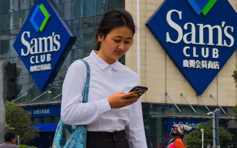 Junge, alleinstehende Menschen in China nutzen die App "Bist du tot?" millionenfach.