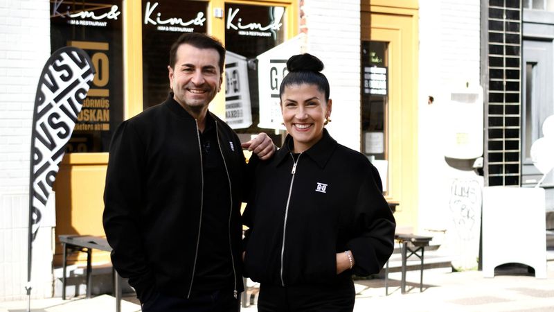 Elif Oskan und Ali Güngörmüş mögen und schätzen einander. Ali: "Sie ist eine der besten Köche Europas." Elif: "Toller Mann, der kann sehr viel."